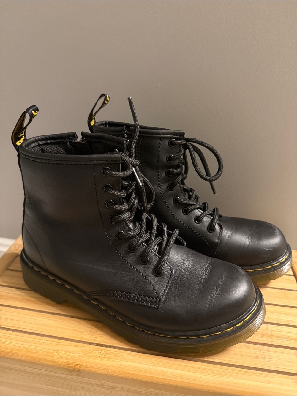 Dr. Doc Martens Kids Size 3.0 1460 J Black Leather Classic Combat Boot
